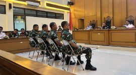Sidang kasus penyiraman air keras terhadap aktivis KontraS, Andrie Yunus di Pengadilan Militer Jakarta. Foto: Ist.