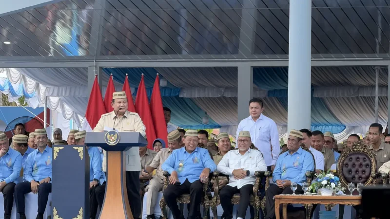 Presiden Prabowo Subianto memberikan sambutan dalam acara Puncak Pekan Nasional (PENAS) Petani dan Nelayan XVII di Sport Center Limboto, Kabupaten Gorontalo, Rabu (24/6/2026). Foto: Ist.