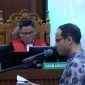 Mantan Menteri Pendidikan, Kebudayaan, Riset dan Teknologi Nadiem Makarim tampak sedang membacakan nota pembelaan atau pleidoi di Pengadilan Tipikor Jakarta, Selasa (2/6/2026). Foto: Ist.