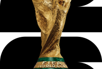 Piala Dunia FIFA, trofi paling bergengsi dalam dunia sepak bola, menjadi simbol perebutan gelar juara dunia pada edisi Piala Dunia 2026. Hingga tahap penyisihan grup selesai, sudah tercatat 19 tim yang berhasil mengamankan tiket melaju ke babak 32 besar, dengan persaingan yang semakin ketat menuju perebutan trofi ini. Foto: Ist.