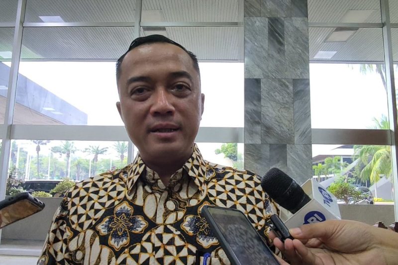 Menteri Sekretaris Negara Prasetyo Hadi memberikan keterangan kepada awak media di Kompleks DPR, Jakarta, Sabtu (6/6/2026). Ia menyatakan belum ada rencana segera mengisi jabatan Wakil Menteri Imigrasi dan Pemasyarakatan yang kosong pasca pemberhentian Silmy Karim akibat kasus korupsi besar-besaran. Foto: Ist.
