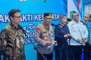 Kapolri Jenderal Listyo Sigit Prabowo memberikan keterangan pers terkait kasus dugaan penyebaran informasi mengenai ijazah Presiden ke-7 Joko Widodo, di Jakarta pada Selasa (23/6/2026). Dalam pernyataannya, ia menegaskan bahwa kewenangan atas status penahanan tersangka Roy Suryo dan Tifauzia Tyassuma telah sepenuhnya beralih ke Kejaksaan Negeri Jakarta Selatan setelah berkas perkara tahap dua diserahkan secara resmi oleh pihak kepolisian. Foto: Ist.