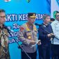 Kapolri Jenderal Listyo Sigit Prabowo memberikan keterangan pers terkait kasus dugaan penyebaran informasi mengenai ijazah Presiden ke-7 Joko Widodo, di Jakarta pada Selasa (23/6/2026). Dalam pernyataannya, ia menegaskan bahwa kewenangan atas status penahanan tersangka Roy Suryo dan Tifauzia Tyassuma telah sepenuhnya beralih ke Kejaksaan Negeri Jakarta Selatan setelah berkas perkara tahap dua diserahkan secara resmi oleh pihak kepolisian. Foto: Ist.
