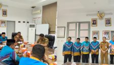Silaturahmi kebangsaan antara pengurus Punggawa Madrasah Nasional Indonesia (PGMNI) Sumatera Utara dengan jajaran Badan Kesatuan Bangsa dan Politik (Kesbangpol) Provinsi Sumatera Utara di ruang rapat Kantor Kesbangpol Sumut, Senin (15/6/2026). Foto: GS