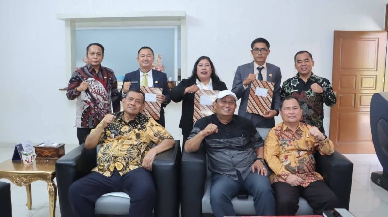 Pastikan Pelayanan Optimal, Pemkab Dairi Tunjuk 3 Pelaksana Tugas Kepala Sekolah. (Foto:Ist) 