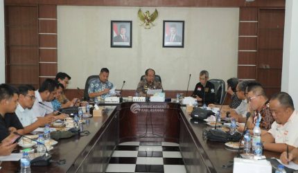 Bupati Asahan Pimpin Rapat Evaluasi dan Pengendalian Harga TBS Kelapa Sawit