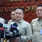 Kepala Kantor Staf Presiden (KSP) Dudung Abdurachman (tengah) memberikan keterangan pers usai audiensi dengan para pengusaha mitra Badan Gizi Nasional (BGN) di Jakarta, Rabu (10/6/2026). Foto: Ist.