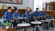 Kepala Bagian Kerja Sama Biro Pemerintahan dan Otonomi Daerah Setdaprov Sumut, Ahmad Yamin (tengah berbicara), memberikan keterangan pers terkait kesiapan Pemprov Sumut menjadi tuan rumah pertemuan tingkat menteri IMT-GT ke-32 tahun 2026, di Lobby Dekranasda Sumut, Kantor Gubernur Sumut, Medan, Rabu (17/6/2026). Foto: Ist.