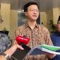 Kuasa hukum korban penipuan Hanania Group, Joddy Mulyasetya Putra (tengah), memberikan keterangan pers di Polda Metro Jaya, Rabu (17/6/2026), usai melaporkan tambahan 620 korban baru pada gelombang ketiga. Foto: Ist.