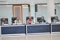 Penjabat Sekretaris Daerah Provinsi Sumatera Utara Sulaiman Harahap (tengah) menyampaikan arahan dalam Rapat Koordinasi Sinkronisasi Entry Data Program Hasil Terbaik Cepat, Program Strategis Daerah, dan Bantuan Keuangan Provinsi Tahun 2026, yang berlangsung di Aula Raja Inal Siregar Kantor Gubernur Sumut, Medan, Kamis (18/6/2026). Foto: Ist.