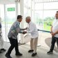 Wakil Gubernur Sumatera Utara Surya menyambut kedatangan Menteri Kependudukan dan Pembangunan Keluarga/Kepala BKKBN Wihaji di Service Lounge Bandara Internasional Kualanamu, Selasa (2/6/2026). Foto: Ist.