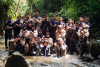 Peserta kegiatan Pendidikan Lanjutan SISPALA Wana Bumi MAN 1 Medan berpose bersama di kawasan Taman Nasional Gunung Leuser, Dusun Batu Katak, Kecamatan Bahorok, Kabupaten Langkat, Sumatera Utara, pada 20–22 Juni 2026. Foto: Ist.