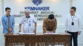 Penandatanganan Perjanjian Kerja Sama antara Kementerian Ketenagakerjaan melalui Politeknik Ketenagakerjaan dengan PT Huawei Tech Investment di kantor Sekretariat Jenderal Kemnaker, Jakarta, Selasa (23/6/2026). Foto: Ist.