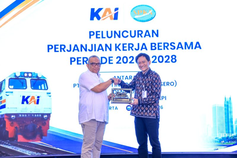 Penandatanganan dan peluncuran Perjanjian Kerja Bersama (PKB) antara PT Kereta Api Indonesia (Persero) dan Serikat Pekerja Kereta Api periode 2026–2028 di Jakarta, Jumat (26/6/2026). Foto: Ist.