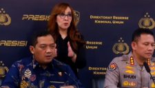 Dirreskrimum Polda Metro Jaya Kombes Iman Imanuddin memberikan keterangan dalam konferensi pers di Markas Polda Metro Jaya, Jakarta, Jumat (19/6/2026). Foto: Ist.