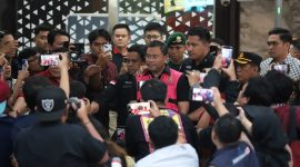 Mantan Wakil Kepala BGN, Sony Sonjaya mengenakan rompi tahanan Kejagung. Foto: Ist.