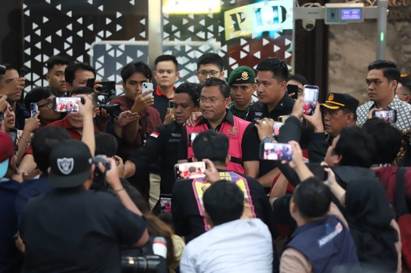 Mantan Wakil Kepala BGN, Sony Sonjaya mengenakan rompi tahanan Kejagung. Foto: Ist.