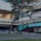Gedung St. Marcellin Champagnat Hall di Universitas Notre Dame of Dadiangas, Kota General Santos, Filipina, mengalami kerusakan parah dan sebagian struktur bangunan ambles serta runtuh akibat guncangan gempa berkekuatan magnitudo 7,0 yang melanda wilayah Mindanao pada Senin (8/6/2026). Foto: Ist.