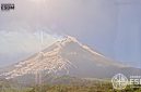Gunung Merapi kembali mengeluarkan awan panas guguran sejauh 2 kilometer, sementara PVMBG meminta masyarakat tetap waspada dan menjauhi zona bahaya. Foto: ESDM
