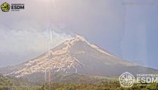 Gunung Merapi kembali mengeluarkan awan panas guguran sejauh 2 kilometer, sementara PVMBG meminta masyarakat tetap waspada dan menjauhi zona bahaya. Foto: ESDM