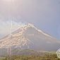 Gunung Merapi kembali mengeluarkan awan panas guguran sejauh 2 kilometer, sementara PVMBG meminta masyarakat tetap waspada dan menjauhi zona bahaya. Foto: ESDM