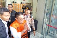 KPK menahan Eks Plt Dirjen Imigrasi Saffar Muhammad Godam terkait OTT Kantor Imigrasi Jakarta Barat, Kamis (4/6/2026). Foto: Ist.