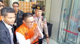 KPK menahan Eks Plt Dirjen Imigrasi Saffar Muhammad Godam terkait OTT Kantor Imigrasi Jakarta Barat, Kamis (4/6/2026). Foto: Ist.