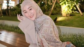 Selebgram Larissa Chou yang mengajukan gugatan cerai terhadap Ikram Rosadi ke Pengadilan Agama Ngamprah, Bandung. Dalam gugatannya, ia meminta hak asuh anak, nafkah anak Rp3 juta per bulan, serta nafkah mut’ah sebesar Rp30 juta, sekaligus membantah tudingan perselingkuhan yang beredar di media sosial. Foto: Ist.