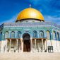 Kompleks Masjid Al-Aqsa/Al-Haram Al-Sharif di Yerusalem Timur, situs suci yang menjadi sorotan internasional. Indonesia bersama tujuh negara lain mengecam keras serangan dan aksi provokasi pemukim ekstremis Israel di kawasan ini, yang dinilai melanggar hukum internasional, mengubah status quo historis, serta mengancam kesucian tempat ibadah umat Islam. Foto: Ist.