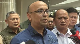 Direktur Penyidikan Jaksa Agung Muda Tindak Pidana Khusus (Jampidsus), Syarief Sulaeman Nahdi saat memberikan keterangan kepada awak media terkait perkembangan kasus dugaan korupsi tata kelola Program Makan Bergizi Gratis (MBG), Kamis (2/7/2026). Dalam kesempatan ini diungkap adanya dugaan keterlibatan Kolonel TNI aktif berinisial BU yang menjabat pejabat pembuat komitmen di Badan Gizi Nasional, sehingga penanganan perkara terkait pengadaan sepeda motor tersebut kini diserahkan dan ditangani secara koneksitas bersama Jaksa Agung Muda Tindak Pidana Militer. Foto: Ist.