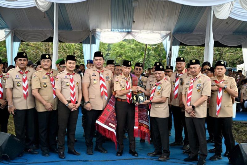 Pembukaan Jambore Daerah XI Pramuka Sumut 2026 di Sibolangit, 8 Juli 2026. Wakil Gubernur Sumut bersama jajaran pimpinan Gerakan Pramuka secara resmi memulai kegiatan yang diikuti ribuan peserta dari seluruh wilayah Sumatera Utara. Foto: Ist.