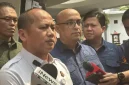 Anang Supriatna Kapuspenkum Kejagung memberikan keterangan kepada awak media terkait pengajuan upaya hukum banding atas vonis 10 tahun penjara yang dijatuhkan kepada Nadiem Makarim dalam kasus dugaan korupsi pengadaan laptop Chromebook. Foto: Ist.