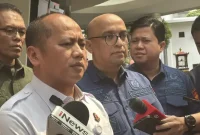 Anang Supriatna Kapuspenkum Kejagung memberikan keterangan kepada awak media terkait pengajuan upaya hukum banding atas vonis 10 tahun penjara yang dijatuhkan kepada Nadiem Makarim dalam kasus dugaan korupsi pengadaan laptop Chromebook. Foto: Ist.
