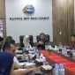 Anggota Ombudsman RI Syafrida Rachmawati Rasahan bersama Kepala Kanwil BPN Sumut Nugraha, S.H., M.H., memimpin rapat koordinasi terkait percepatan penyelesaian laporan pertanahan masyarakat di Medan, Kamis (30/7/2026). Foto: Ist.