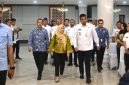 Gubernur Sumatera Utara Muhammad Bobby Afif Nasution bersama Anggota Ombudsman RI Syafrida R Rasahan dan Kepala Perwakilan Ombudsman RI Sumut Herdensi Adnin tiba di lokasi pembukaan Entry Meeting Ombudsman RI 2026 di Aula Raja Inal Siregar, Medan, Rabu (29/7/2026). Foto: Ist.