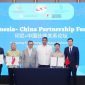 Gubernur Sumstera Utara Muhammad Bobby Afif Nasution foto bersama usai menyaksikan penandatanganan nota kesepahaman (MoU) antara PT Pembangunan Prasarana Sumatera Utara (PPSU) dengan Kedutaan Besar Tiongkok di Jakarta, Kamis (23/7/2026). Foto: Ist.