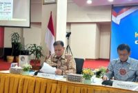 Anggota Komisi Yudisial Bidang Pengawasan Hakim dan Investigasi Abhan Misbah saat memberikan keterangan pers di Gedung KY, Jakarta, Kamis (30/7/2026), mengonfirmasi adanya dugaan pelanggaran kode etik hakim dalam perkara Andrie Yunus dan Nadiem Makarim. Foto: Ist.