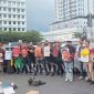 Puluhan perwakilan organisasi wartawan dan aktivis Kamisan berkumpul dalam aksi damai di Pos Blok, Lapangan Merdeka Medan, Kamis (30/7/2026), menyuarakan protes dan meminta Presiden Prabowo Subianto menarik kembali pernyataan soal “Londo Ireng” yang disamakan dengan jurnalis, LSM, dan pengamat, serta meminta permohonan maaf secara terbuka. Foto: Ist.