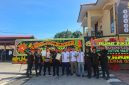Ketua Lembaga Anti Narkotika (LAN) Kabupaten Labuhanbatu Utara, Baginda Azmi Ansyari Sinaga beserta jajaran, berfoto bersama pimpinan dan anggota Kepolisian Resor Labuhanbatu dalam rangka memperingati Hari Bhayangkara ke-80 pada 1 Juli 2026. Foto: GS