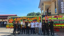 Ketua Lembaga Anti Narkotika (LAN) Kabupaten Labuhanbatu Utara, Baginda Azmi Ansyari Sinaga beserta jajaran, berfoto bersama pimpinan dan anggota Kepolisian Resor Labuhanbatu dalam rangka memperingati Hari Bhayangkara ke-80 pada 1 Juli 2026. Foto: GS