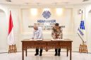 Sekretaris Jenderal Kementerian Ketenagakerjaan (Kemnaker) Cris Kuntadi (kiri) bersama Sekretaris Umum Badan Pengurus Daerah Himpunan Pengusaha Muda Indonesia (BPD HIPMI) Jaya Rangga Derana Niode (kanan) menandatangani Kesepahaman Bersama di ruang kerja Kemnaker, Jakarta, Rabu (8/7/2026). Foto: Ist.