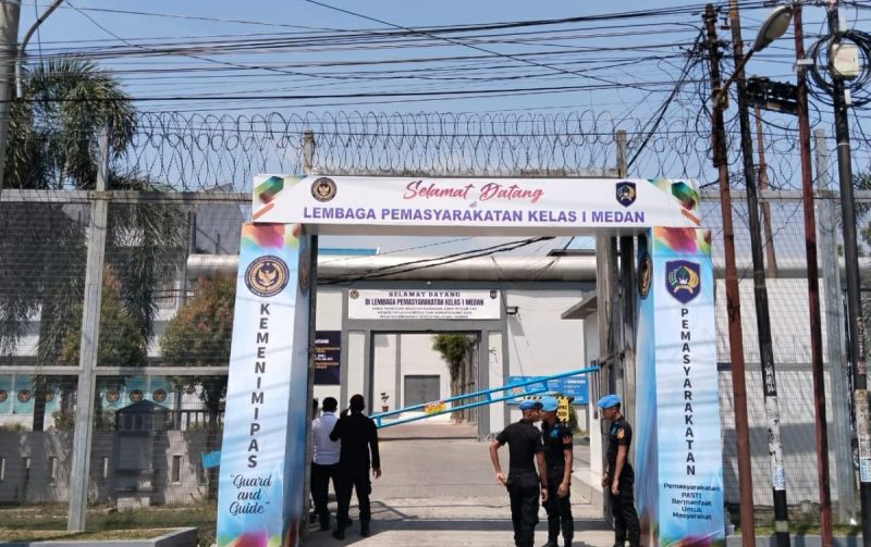 Foto: Pintu gerbang Lembaga Pemasyarakatan (Lapas) Kelas I Medan. Sorotan publik terkait isu peredaran narkotika memicu desakan evaluasi pengawasan dan pengamanan di lingkungan lapas tersebut.