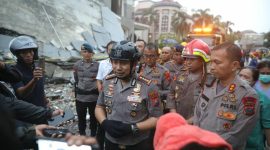 Foto: Kapolrestabes Medan saat meninjau Ledakan di Perumahaan Elit di Polonia.