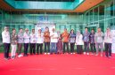 Wakil Menteri Ketenagakerjaan Afriansyah Noor bersama jajaran pemerintah daerah dan manajemen PT Sheonary Javanesia INC berfoto bersama usai meninjau fasilitas perusahaan di Temanggung, Jawa Tengah, Rabu (29/7/2026), guna menekankan penyerapan tenaga kerja lokal dan dunia kerja yang inklusif. Foto: Ist.