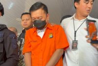 Don Ritto dilimpahkan ke Kejagung dengan tangan terborgol. Foto: Ist.