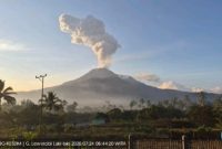 Gunung Lewotobi Laki-Laki di Kabupaten Flores Timur, Nusa Tenggara Timur (NTT), kembali erupsi pada Jumat (24/7/2026) pukul 06.39 Wita. Foto: PVMBG.