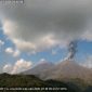 Gunung Lewotobi Laki-laki di Flores Timur kembali mengalami erupsi dengan kolom abu mencapai 1.000 meter di atas puncak, Sabtu (18/7/2026). Foto: Ist.