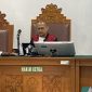 Hakim Tunggal Abdul Affandi saat membacakan putusan penolakan permohonan praperadilan mantan Wakil Kepala BGN Lodewyk Pusung di Pengadilan Negeri Jakarta Selatan, Kamis (30/7/2026), dengan alasan pengadilan tersebut tidak berwenang mengadili perkara tersebut. Foto: Ist.