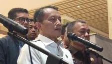 Jaksa Agung Muda Bidang Pengawasan (Jamwas), Rudi Margono meminta maaf usai Febrie Adriansyah tak mengenakan rompi tahanan. Foto: Ist.