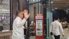 Kepala Korps Tipikor Polri Irjen Totok Suharyanto tiba di Gedung Bundar Kejaksaan Agung, Jakarta, Kamis (30/7/2026), namun menolak memberikan keterangan pers terkait kunjungannya yang disinyalir berkaitan dengan kasus mantan Jampidsus Febrie Adriansyah. Foto: Ist.